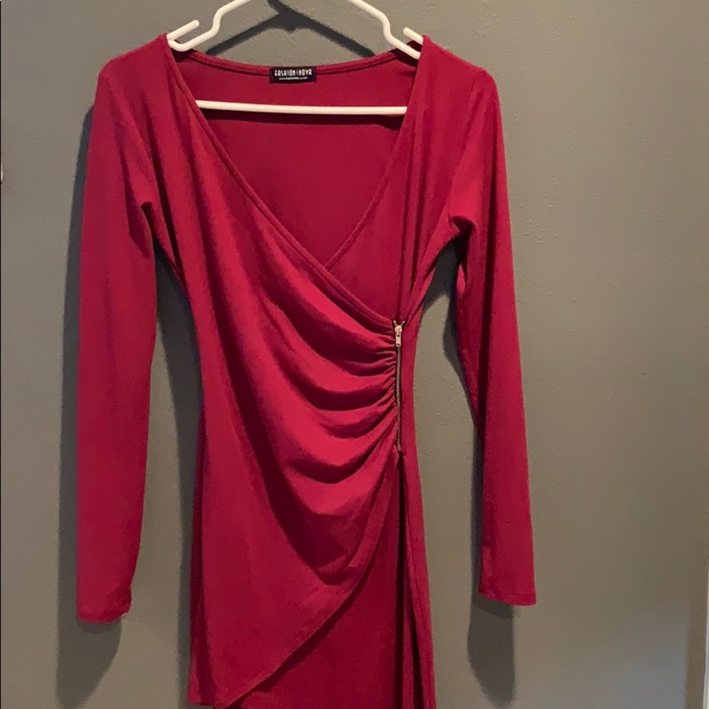 Size Small rayon fitted fashion nova dress🔥